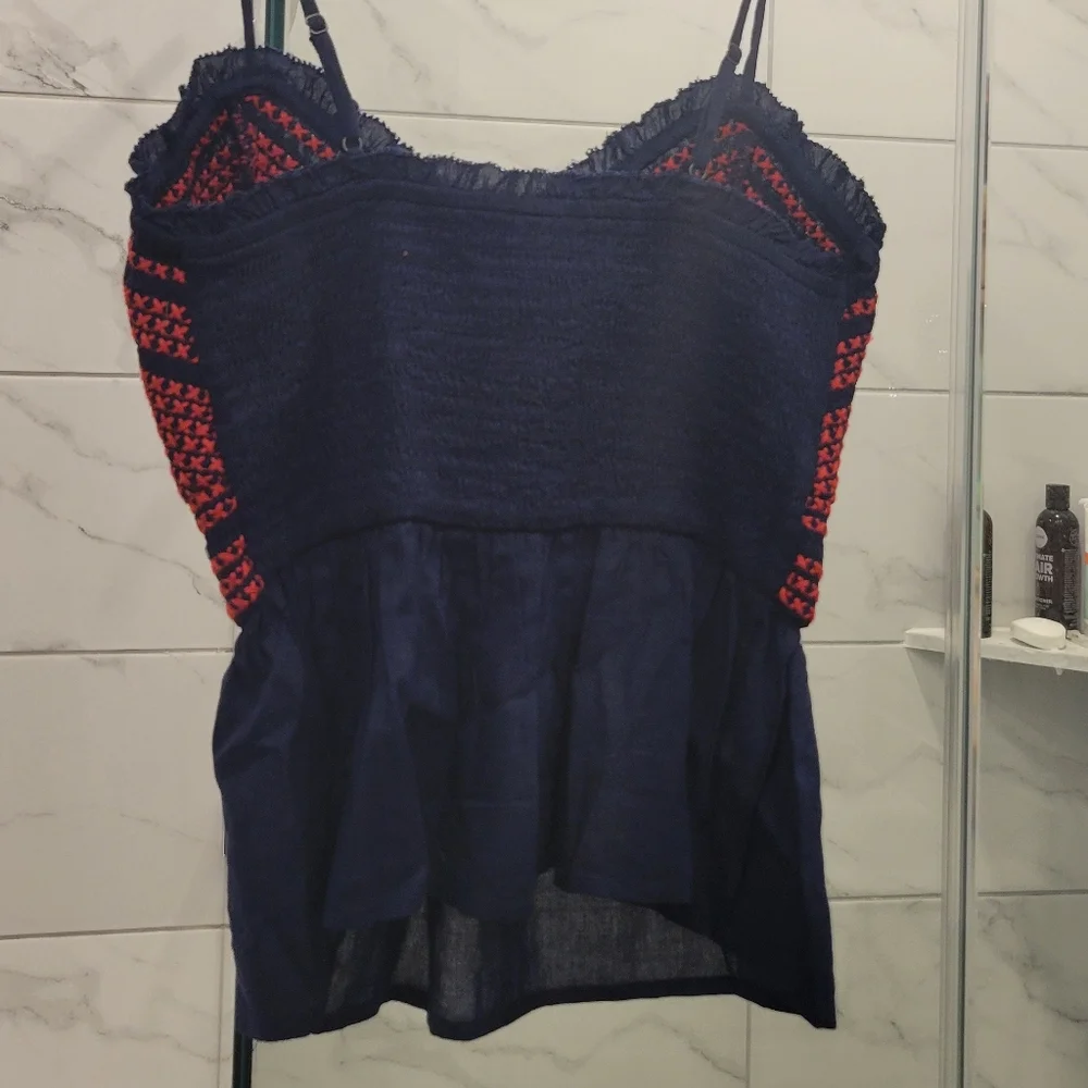 ▪️Embroidered Smocked Tank Top - Picture 2 of 4